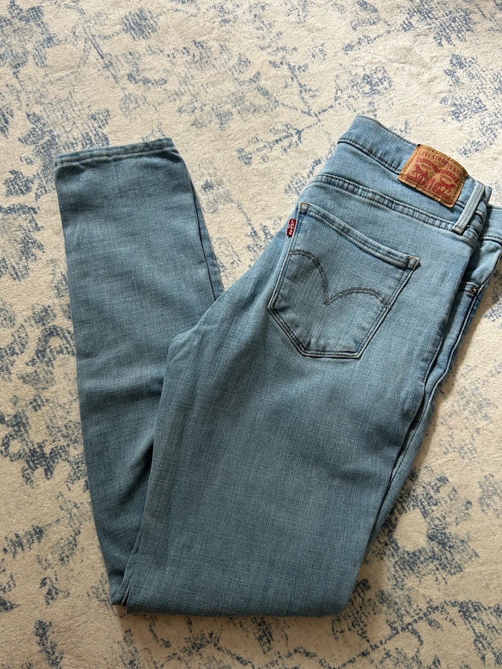 Levi 311 shaping skinny jeans